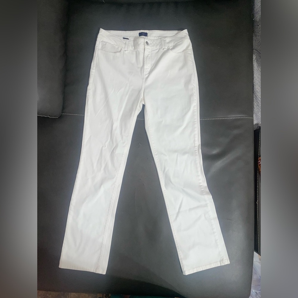 NYDJ Straight-Leg White Jeans – Size 12